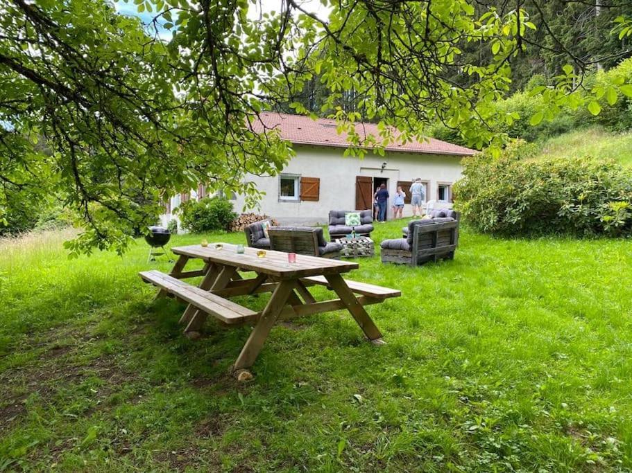 Ferme De Chenezeau - 15 Personnes , 7 Chambres Gérardmer Екстериор снимка